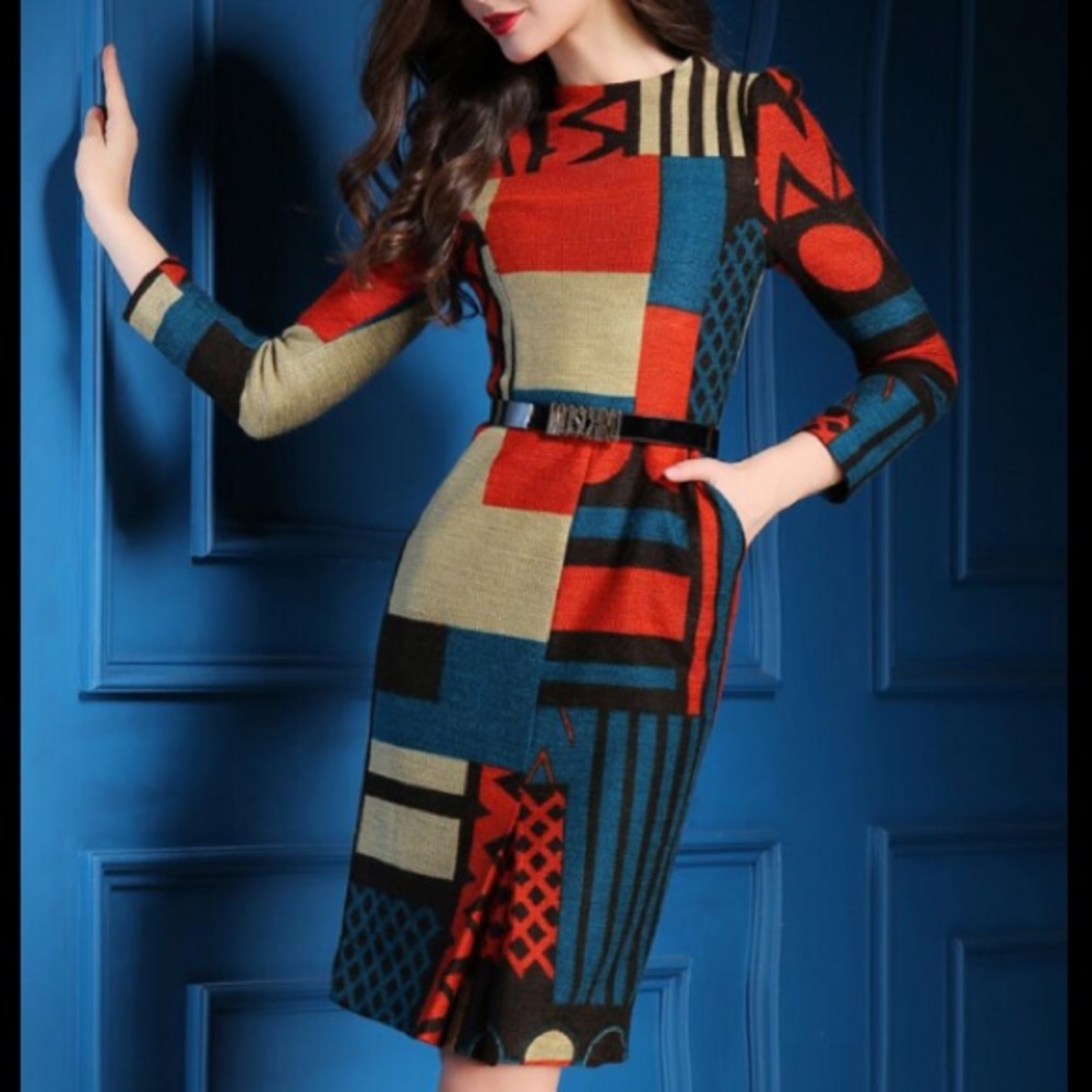 Color-blocked Shift Dress - Picture 16 of 16